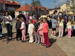 Rok szkolny 2024-2025 - 081 - Sukces naszych uczennic w konkursie na wianek wielkanocny